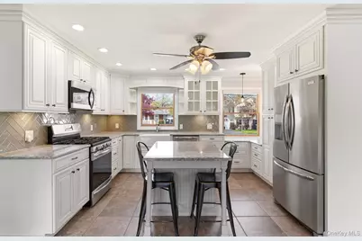 22 Wiggins Street, Ronkonkoma, NY 11779 - Photo 8