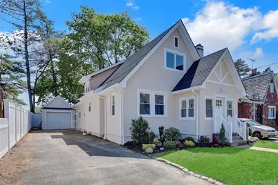 84 Wellington Street, Hempstead, NY 11550 - Photo 32