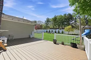 9 Copperbeech Rd, Saint James, NY 11780 - Photo 32