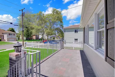 102 Hausch Boulevard, Roosevelt, NY 11575 - Photo 4