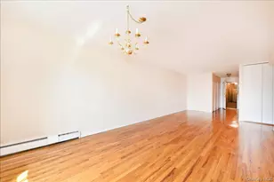 25 Canterbury Rd, Great Neck, NY 11021 - Photo 12