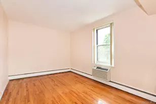 25 Canterbury Rd, Great Neck, NY 11021 - Photo 12