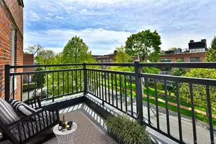 25 Canterbury Rd, Great Neck, NY 11021 - Photo 2