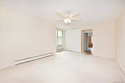 25 Canterbury Road #3-L, Great Neck, NY 11021 - Photo 22