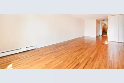 25 Canterbury Road #3-L, Great Neck, NY 11021 - Photo 10