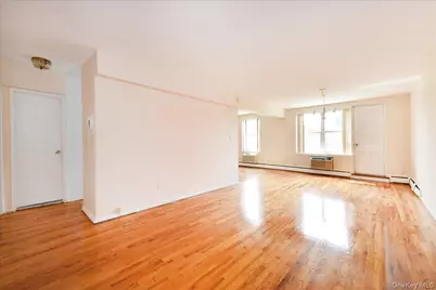 25 Canterbury Road #3-L, Great Neck, NY 11021 - Photo 10