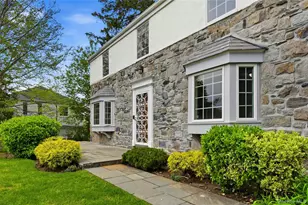 35 Sherry Hill Ln, Manhasset, NY 11030 - Photo 6