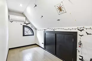 110 Bedford Ave, New Hyde Park, NY 11040 - Photo 20