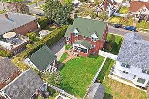 110 Bedford Ave, New Hyde Park, NY 11040 - Photo 26