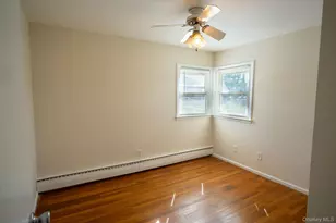 18 Edna Dr, Syosset, NY 11791 - Photo 12