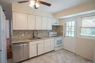 18 Edna Dr, Syosset, NY 11791 - Photo 8