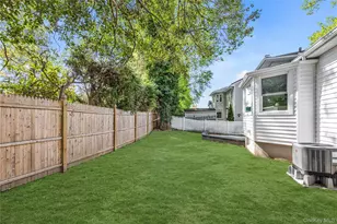 9 Tulip Ln, Port Washington, NY 11050 - Photo 20