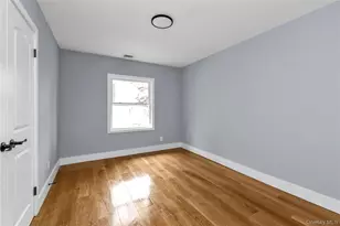 9 Tulip Ln, Port Washington, NY 11050 - Photo 14