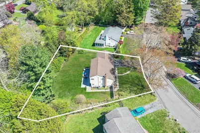 17 Gay Lore Drive, Huntington, NY 11743 - Photo 2
