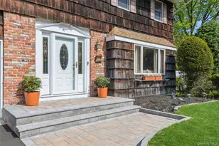 19 Heather Dr, Kings Park, NY 11754 - Photo 2