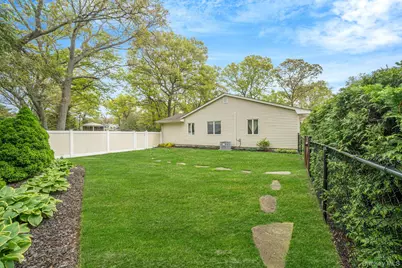 6 Hayden Court, Coram, NY 11727 - Photo 32
