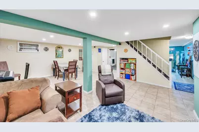 33 Albert Street, Hicksville, NY 11801 - Photo 26