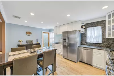33 Albert Street, Hicksville, NY 11801 - Photo 4