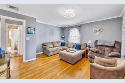 33 Albert Street, Hicksville, NY 11801 - Photo 8