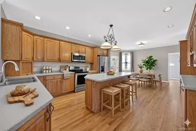 6 Martingale Way, Pawling, NY 12564 - Photo 4