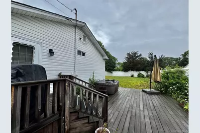 30 Woodmere Place, Selden, NY 11784 - Photo 4