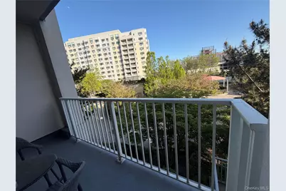 40-28 College Point Boulevard #912, Flushing, NY 11354 - Photo 4