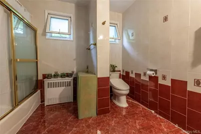 157-15 Oak Avenue, Flushing, NY 11355 - Photo 22