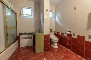 157-15 Oak Ave, Flushing, NY 11355 - Photo 22