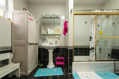 157-15 Oak Avenue, Flushing, NY 11355 - Photo 12
