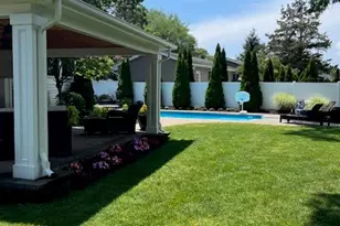288 Bow Dr, Smithtown, NY 11787 - Photo 38