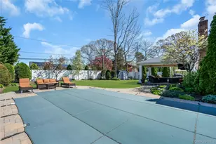 288 Bow Dr, Smithtown, NY 11787 - Photo 32
