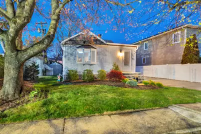105 Thomas Place, Bellmore, NY 11710 - Photo 2