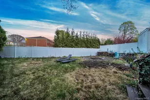 105 Thomas Pl, Bellmore, NY 11710 - Photo 32