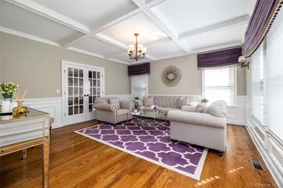 121 Harvard Avenue, Rockville Centre, NY 11570 - Photo 8