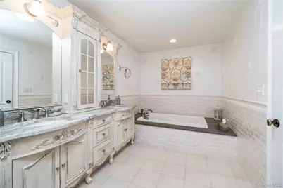 121 Harvard Avenue, Rockville Centre, NY 11570 - Photo 24