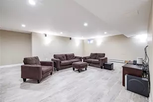 121 Harvard Ave, Rockville Centre, NY 11570 - Photo 32