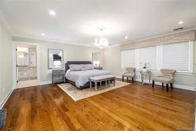 121 Harvard Avenue, Rockville Centre, NY 11570 - Photo 22