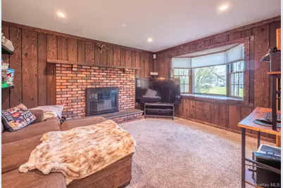 763 Pat Drive, West Islip, NY 11795 - Photo 16