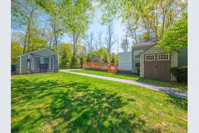 763 Pat Drive, West Islip, NY 11795 - Photo 20