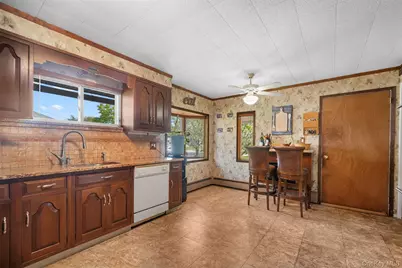 2 Bent Lane, Levittown, NY 11756 - Photo 6