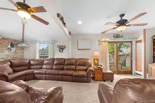 2 Bent Ln, Levittown, NY 11756 - Photo 18
