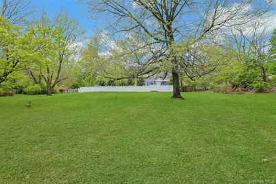 110 Eastview Drive, Valhalla, NY 10595 - Photo 32