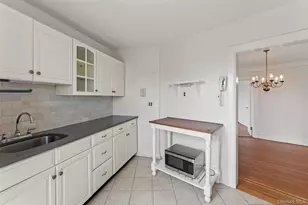 42 Pondfield W, Bronxville, NY 10708 - Photo 12