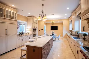 11 Buckingham Ct, Muttontown, NY 11791 - Photo 14