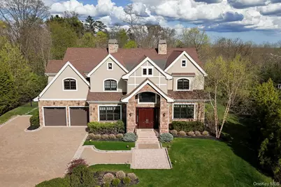 11 Buckingham Court, Muttontown, NY 11791 - Photo 1