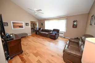 582 Western Park Dr, West Hempstead, NY 11552 - Photo 10