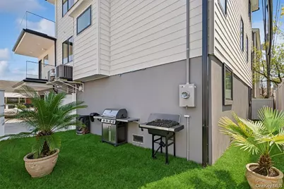 27 Kerrigan Street, Long Beach, NY 11561 - Photo 18