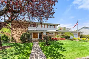 7 Parkway E, Yonkers, NY 10701 - Photo 2