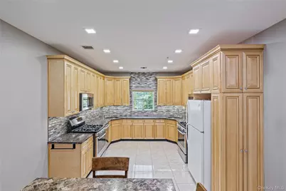 3314 Parkview Drive, Spring Valley, NY 10977 - Photo 10