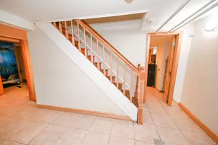 85 Hinsdale Ave, Floral Park, NY 11001 - Photo 22